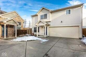 700 Mountain Pine Dr in Greenwood, IN - Building Photo - Building Photo