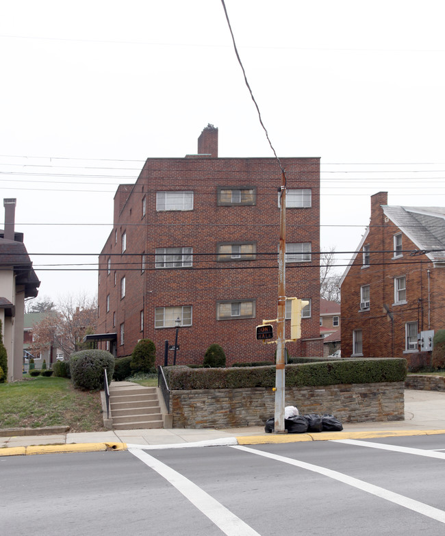 Lincoln Apartments in Pittsburgh, PA - Foto de edificio - Building Photo