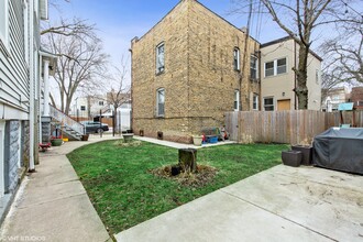 2956 N Albany Ave in Chicago, IL - Building Photo - Building Photo