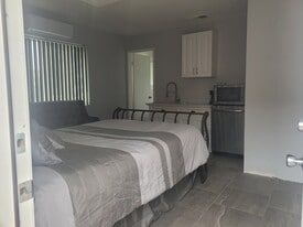 39 Kucera Ct, Unit B in Murrieta, CA - Building Photo