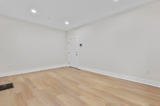 1546 Chapel St in New Haven, CT - Building Photo - Building Photo