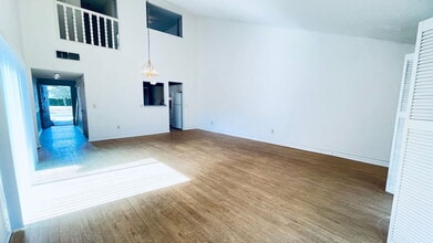 600 Northern Way in Winter Springs, FL - Building Photo - Building Photo