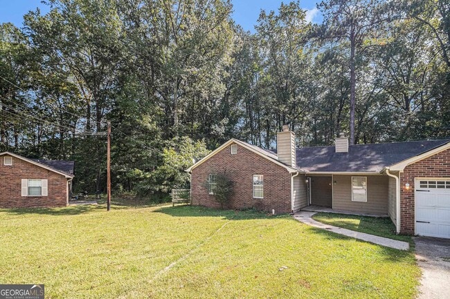 5913 Summerglen Ln in College Park, GA - Building Photo - Building Photo