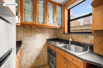140 E 28th St in New York, NY - Building Photo - Building Photo