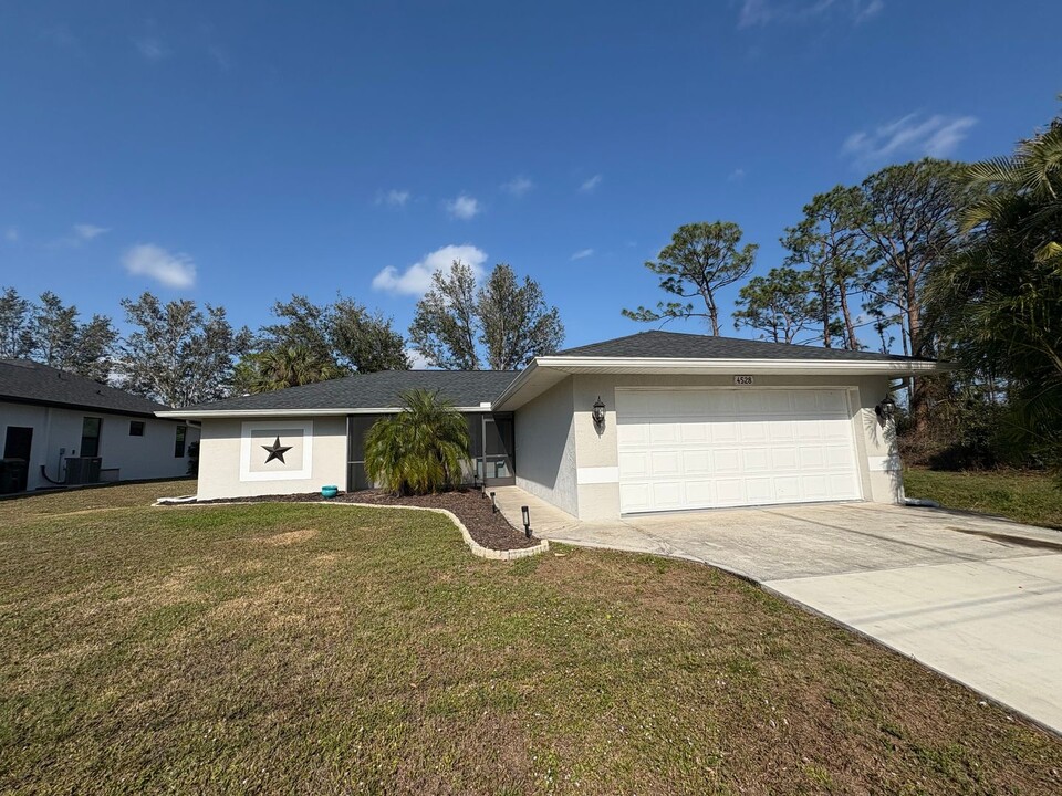 4528 Kendall Ave in North Port, FL - Building Photo