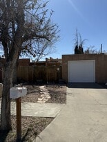 532 Berry Rd NW in Albuquerque, NM - Building Photo