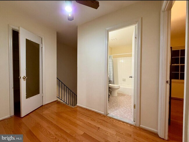 9531 Burdett Rd in Burke, VA - Building Photo - Building Photo