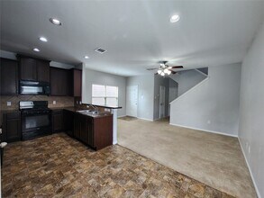 9346 Valley Tree Ln in Houston, TX - Building Photo - Building Photo
