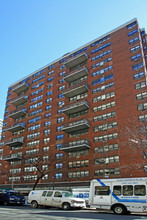 Strykers Bay Houses I in New York, NY - Foto de edificio - Building Photo