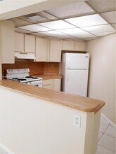 9429 Fontainebleau Blvd in Miami, FL - Building Photo - Building Photo