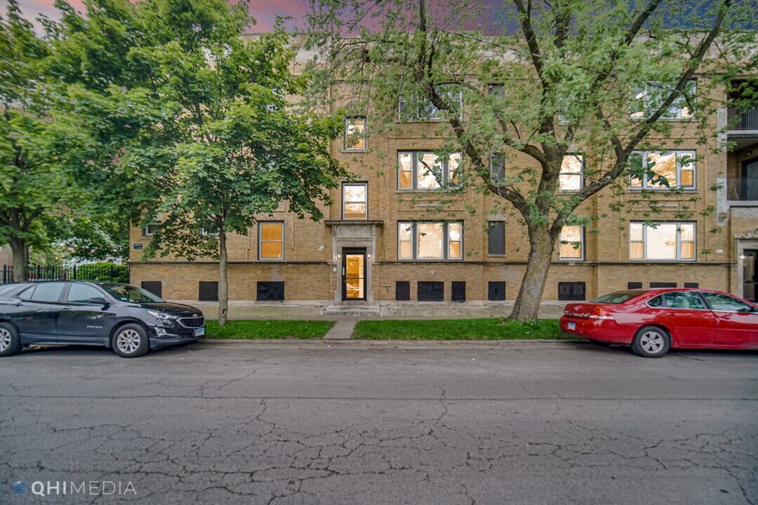 436 E 62nd St in Chicago, IL - Building Photo