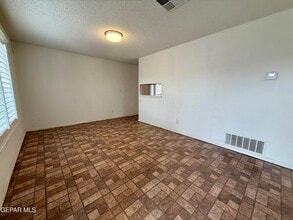 12118 Royal Woods Dr in El Paso, TX - Building Photo - Building Photo
