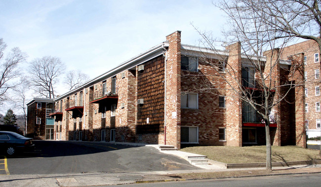 421 Lincoln Ave in Orange, NJ - Building Photo - Building Photo