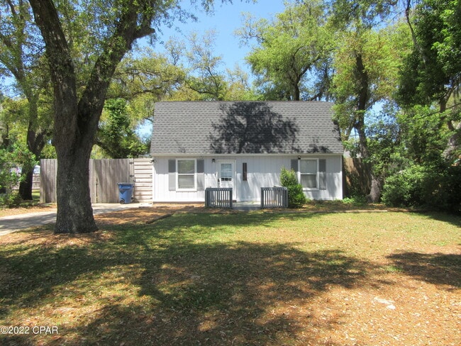 property at 1113 Arthur Ave