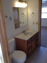 1095 Lakeshore Dr, Unit 1095 in Pioneer, OH - Foto de edificio - Building Photo