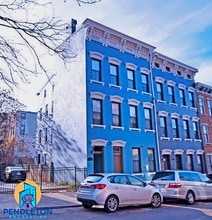 521 E 13th St in Cincinnati, OH - Foto de edificio - Building Photo