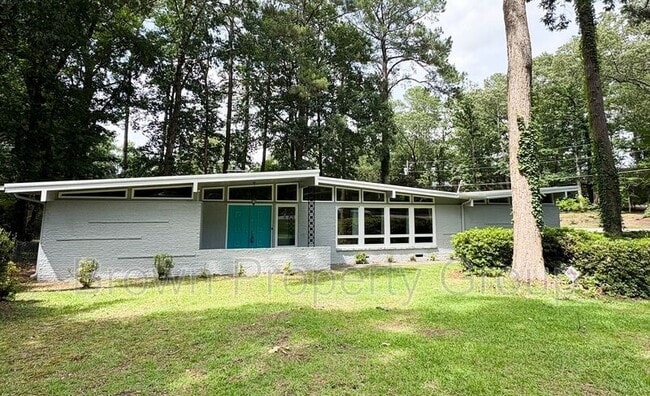property at 3202 Cluny Dr