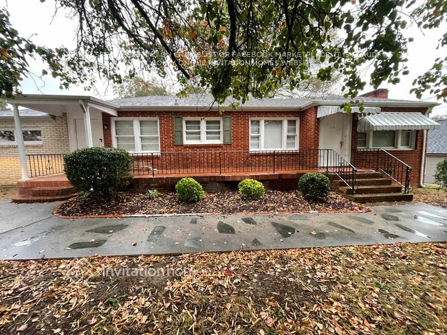 property at 2209 Ln St