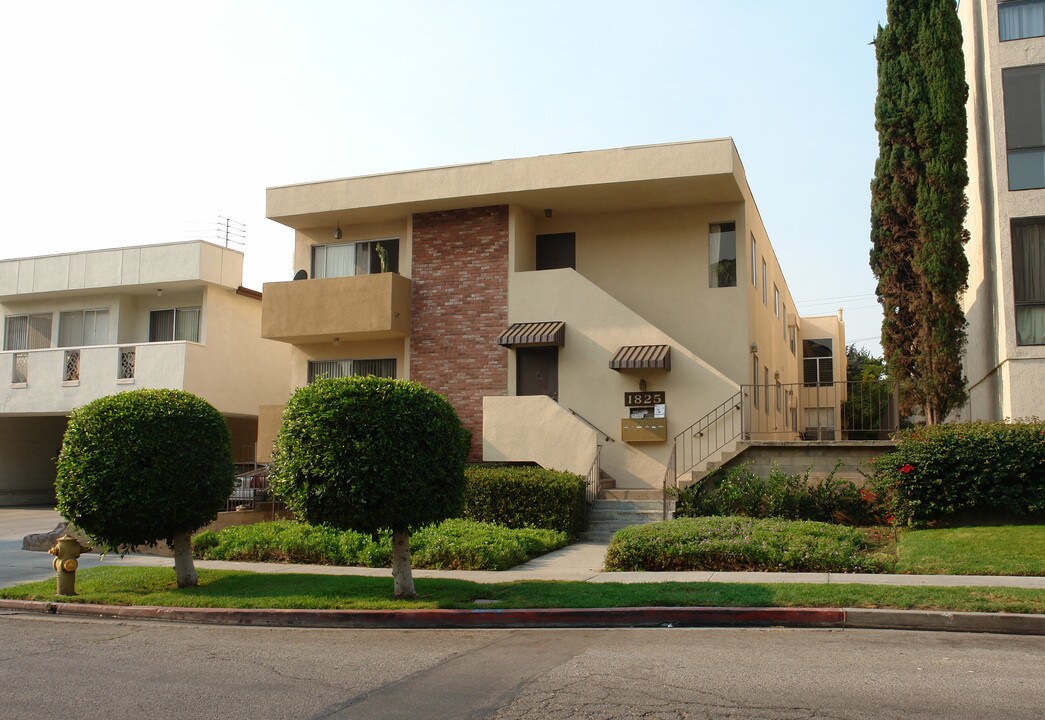 1825 Glendon Ave in Los Angeles, CA - Building Photo