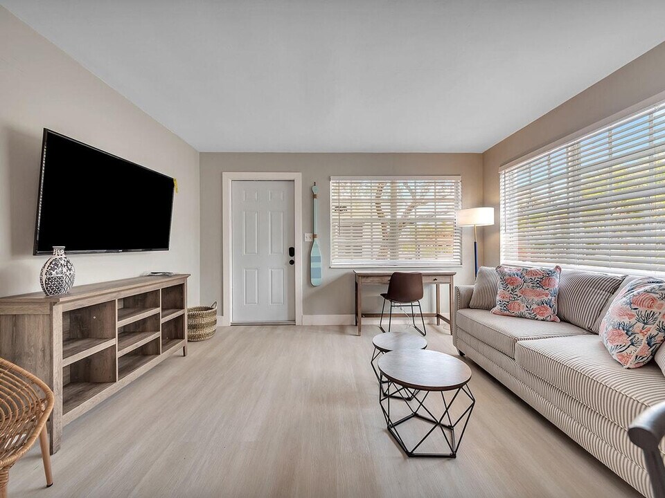 318 Walnut St in Hollywood, FL - Building Photo