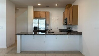 11578 Buoy Pointe Pl, Unit 208 in Orlando, FL - Building Photo - Building Photo