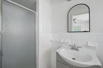 205 W 14th St in Joshua, TX - Building Photo - Building Photo