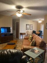 1119 Nichols Ave in Bay City, TX - Foto de edificio - Building Photo