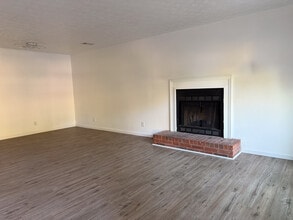 1307 Sweet Pine Dr, Unit 1307 in Norcross, GA - Building Photo - Building Photo