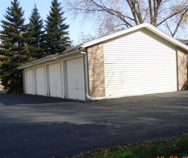 S70W14965 Cornell Cir in Muskego, WI - Building Photo - Building Photo