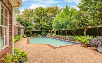 3902 Lyndhurst Pl in Sugar Land, TX - Building Photo - Building Photo
