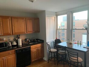 222 Hanover St, Unit 19 in Boston, MA - Building Photo - Building Photo