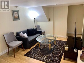 96 Breckonwood Crescent in Markham, ON - Building Photo - Building Photo