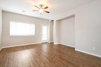 8172 W Ross Ave in Peoria, AZ - Building Photo - Building Photo