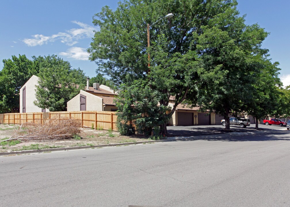 Aspen Glen in Pueblo, CO - Building Photo