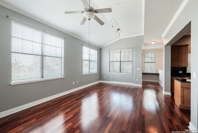 property at 7342 Oak Manor Dr