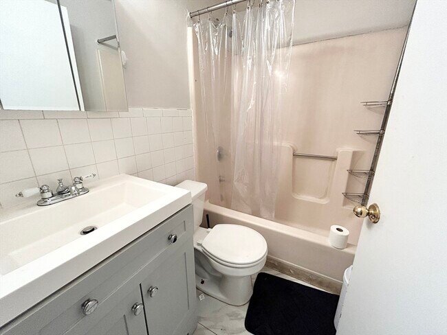 89 Hammond St, Unit 1