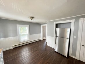 114 Jewett St in Manchester, NH - Building Photo - Building Photo