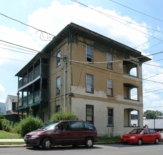 324 Walnut St in Williamsport, PA - Foto de edificio - Building Photo