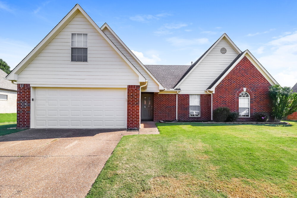 5086 Jon Oak Dr in Arlington, TN - Foto de edificio