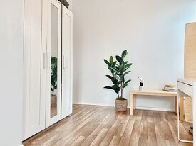 Park Slope Huge room, terrace, by Prospect Park#33, Unit 3FL in Brooklyn, NY - Building Photo