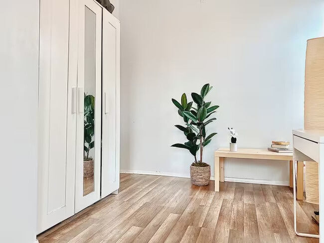 Park Slope Huge room, terrace, by Prospect Park#33, Unit 3FL in Brooklyn, NY - Building Photo - Building Photo