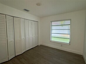 3658 E Bell Dr in Davie, FL - Building Photo - Building Photo