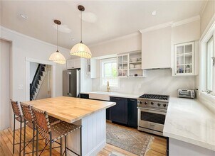 461 Spring St in Newport, RI - Building Photo - Building Photo