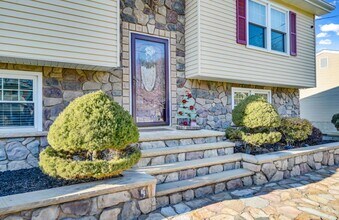 30 Bradner Ave in Middletown, NY - Building Photo - Building Photo