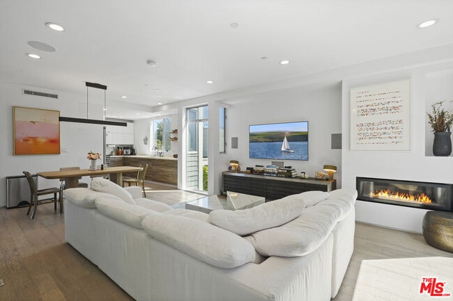 724 California Ave in Los Angeles, CA - Building Photo - Building Photo