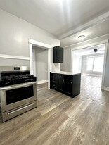 1208 W Montrose Ave, Unit 1214-1 Apartments