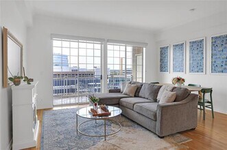 3225 Turtle Creek Blvd in Dallas, TX - Building Photo - Building Photo