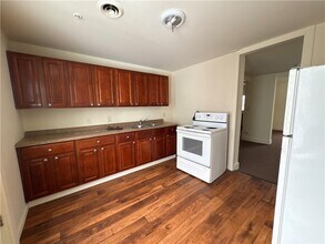 2-12-12 Cliff St in Oneonta, NY - Building Photo - Building Photo