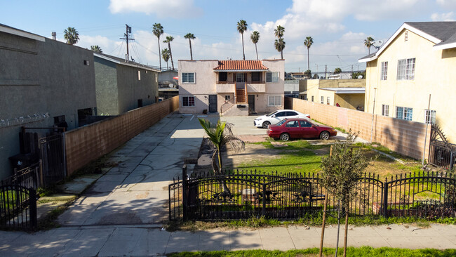 1701 Pine Ave in Long Beach, CA - Building Photo - Building Photo