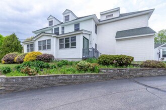 29 Center St in Goffstown, NH - Building Photo - Building Photo